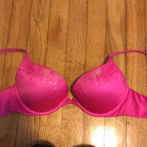 Victoria’s Secret 34C push-up bra